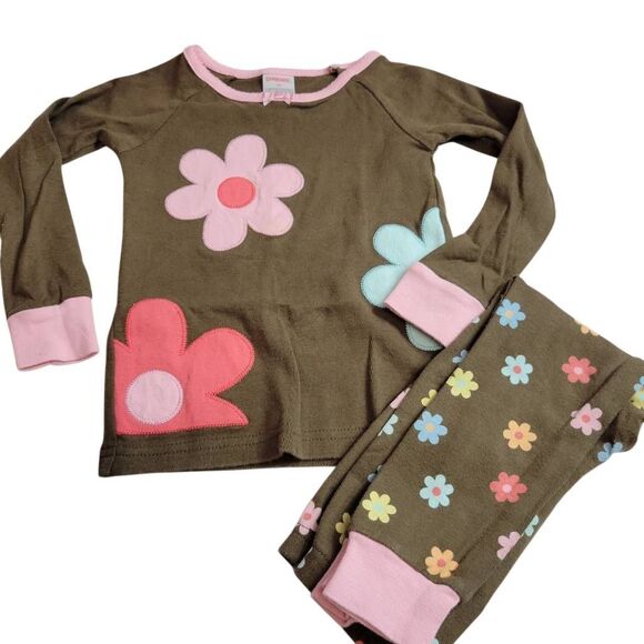 Gymboree pajamas 2T - Picture 1 of 3
